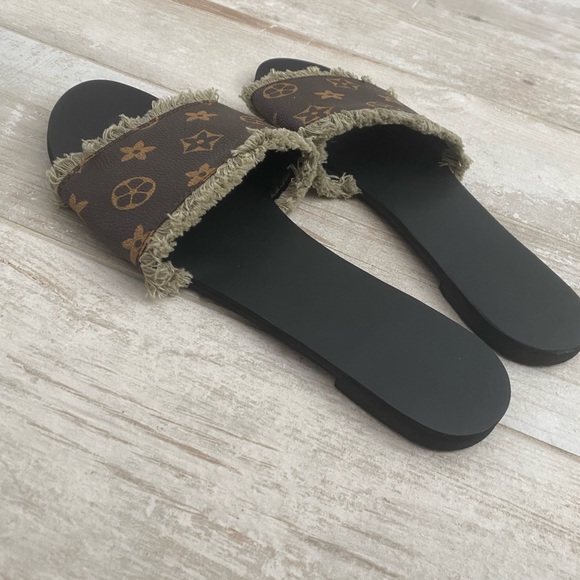 Brown sandals - Picture 3 of 3